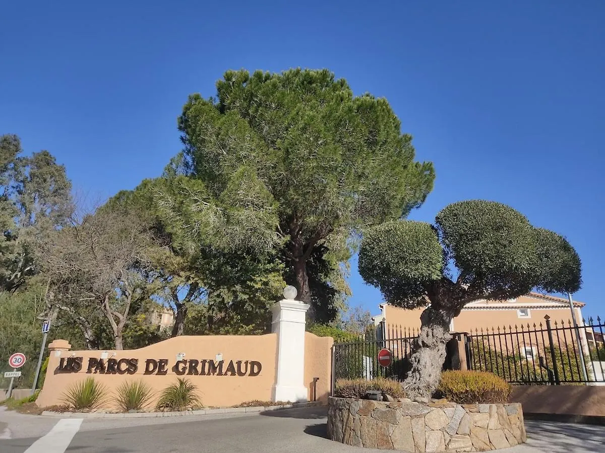 Apartament Escapade Ensoleillee Aux Parcs De Grimaud Francja